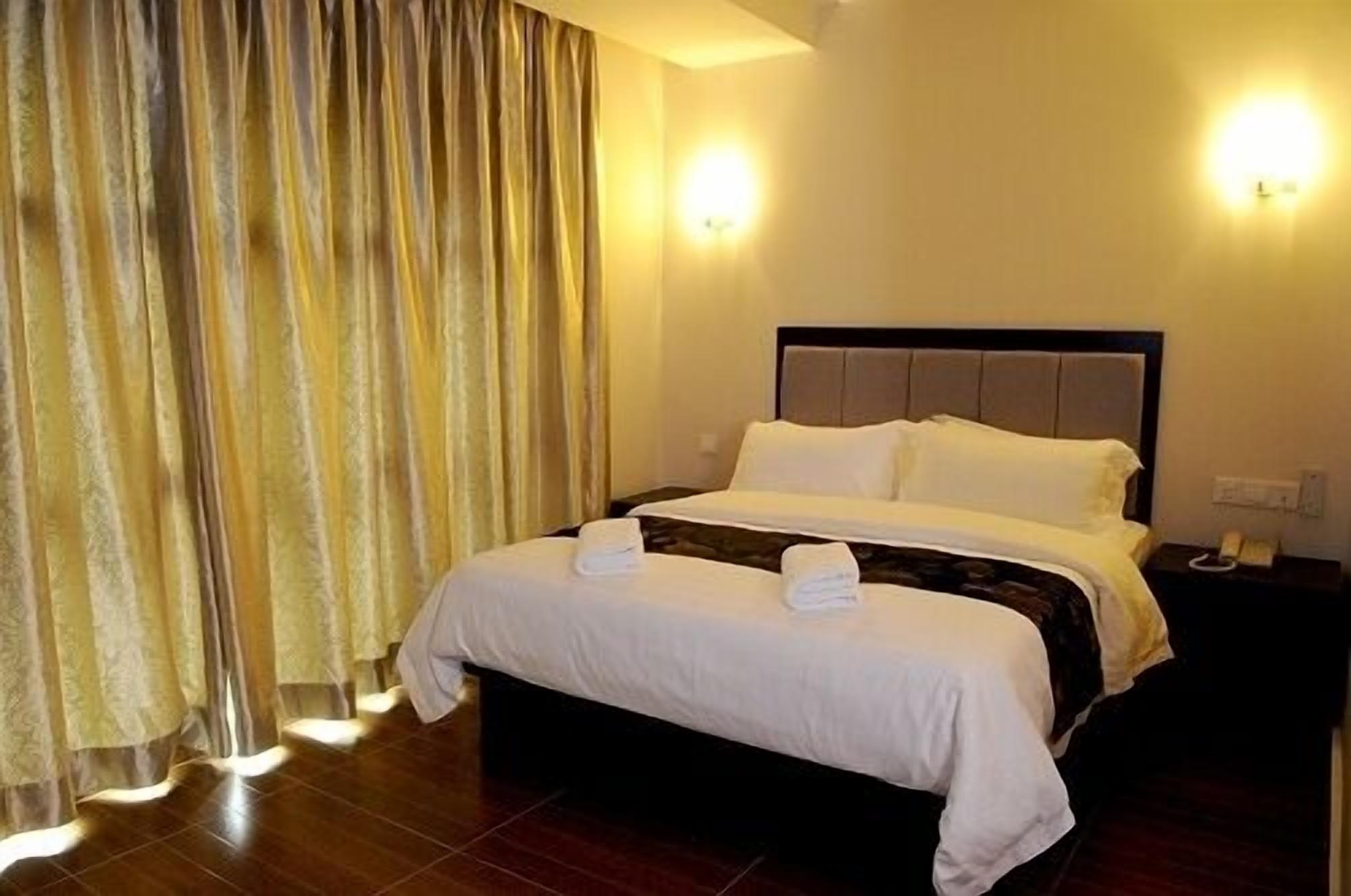 โรงแรมเคเค วอเตอร์ฟรอนท์ โกตาคินาบาลู ภายนอก รูปภาพ